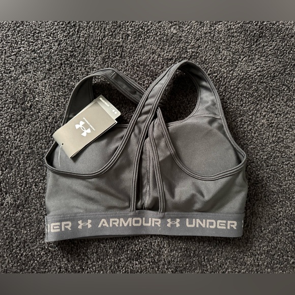 Under Armour Sports Bra, Black, New with tags - Picture 2 of 2